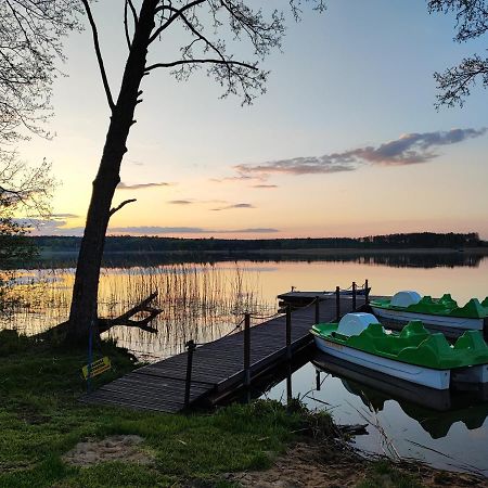 Siedlisko Nr 4A Nad Jeziorem Skarlinskim, Jezioro, Mazury, Domki Letniskowe Кужецник Екстериор снимка