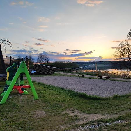 Siedlisko Nr 4A Nad Jeziorem Skarlinskim, Jezioro, Mazury, Domki Letniskowe Кужецник Екстериор снимка
